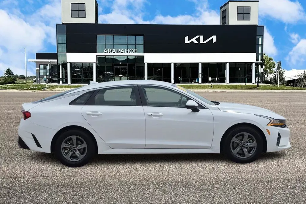 2024 Kia K5 LXS photo 1