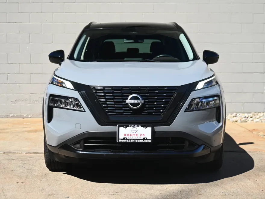 2023 Nissan Rogue SV photo 1