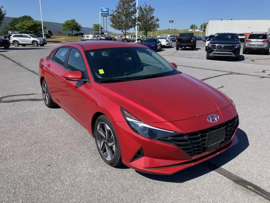 2023 Hyundai Elantra SEL Convenience photo 1