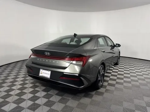 2025 Hyundai Elantra Hybrid Limited photo 4