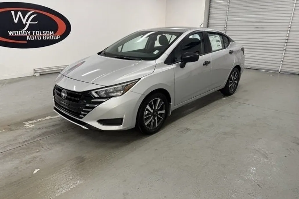 2025 Nissan Versa S photo 1