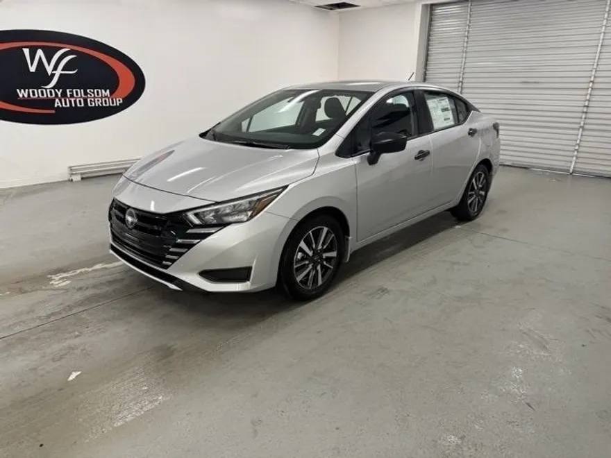 2025 Nissan Versa S photo 1