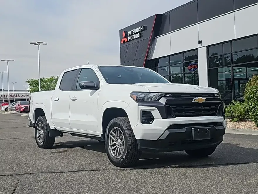 2023 Chevrolet Colorado LT photo 1