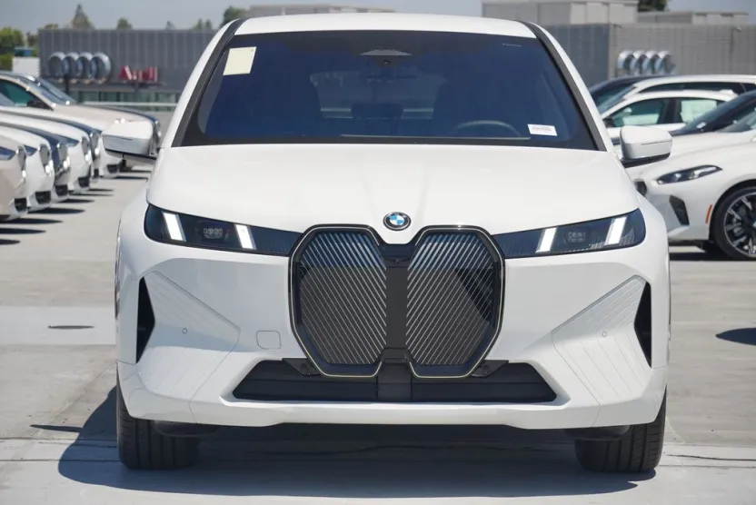 2026 Bmw iX photo 1