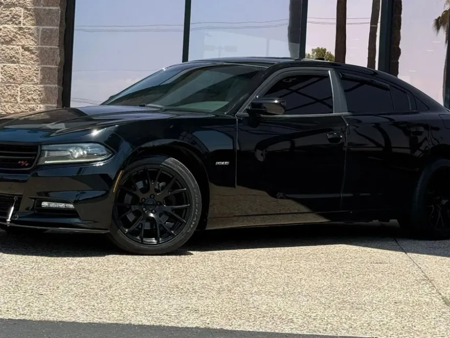 2016 Dodge Charger R/T photo 1