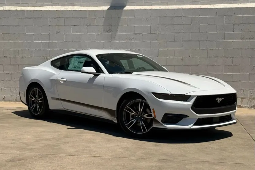 2025 Ford Mustang EcoBoost Premium photo 1