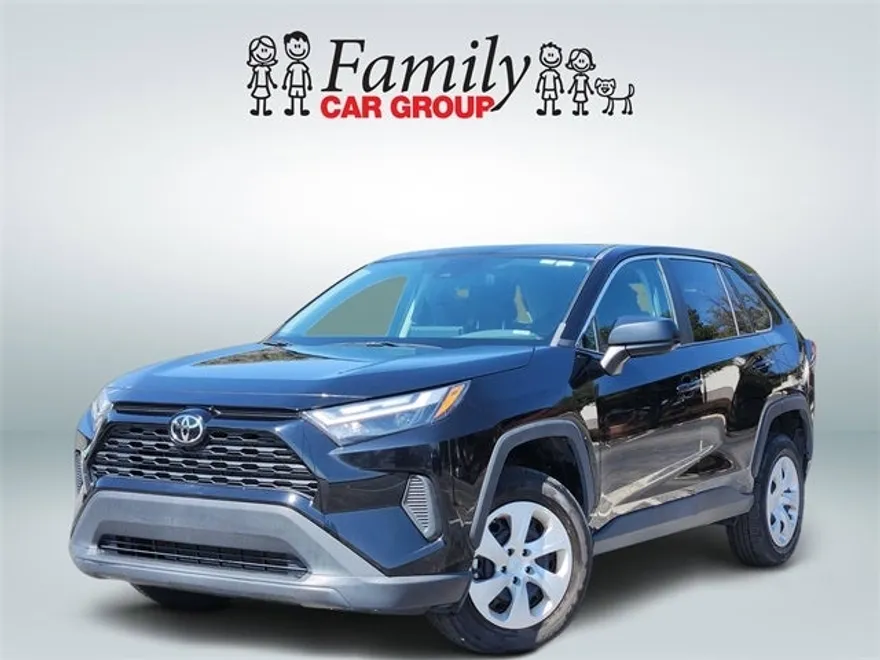 2024 Toyota RAV4 LE photo 1