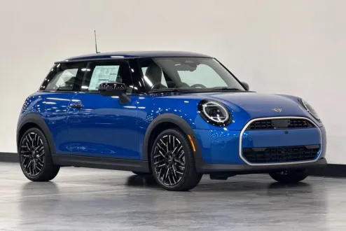 2025 Mini Cooper 2 Door Hardtop Iconic photo 2