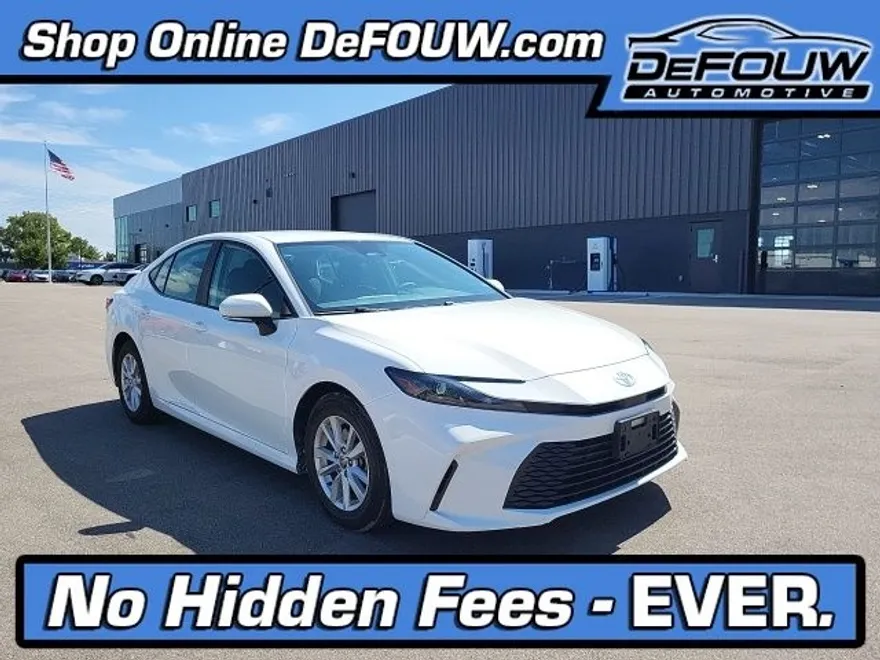 2025 Toyota Camry LE photo 1
