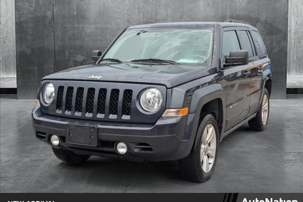 2016 Jeep Patriot Latitude photo 1