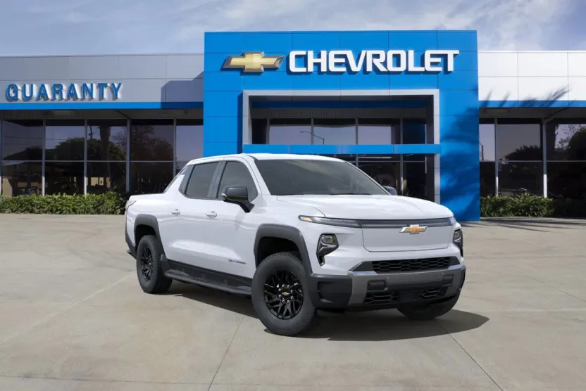 2025 Chevrolet Silverado EV LT photo 1