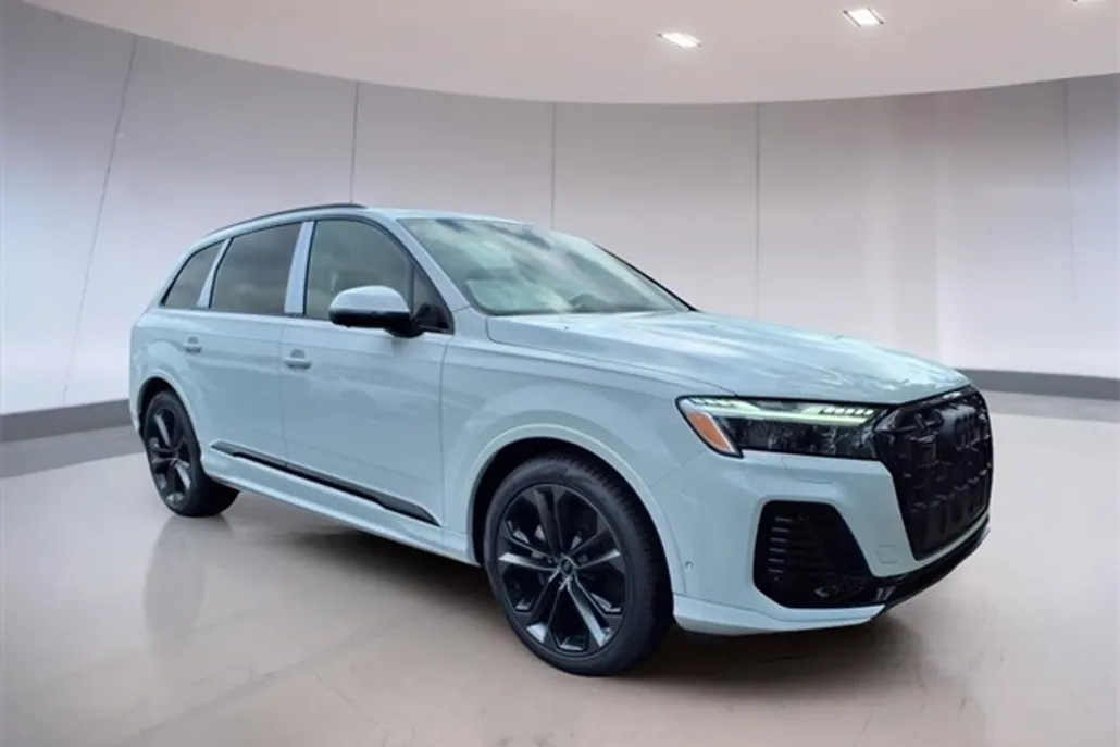 2025 Audi Q7 Prestige photo 1