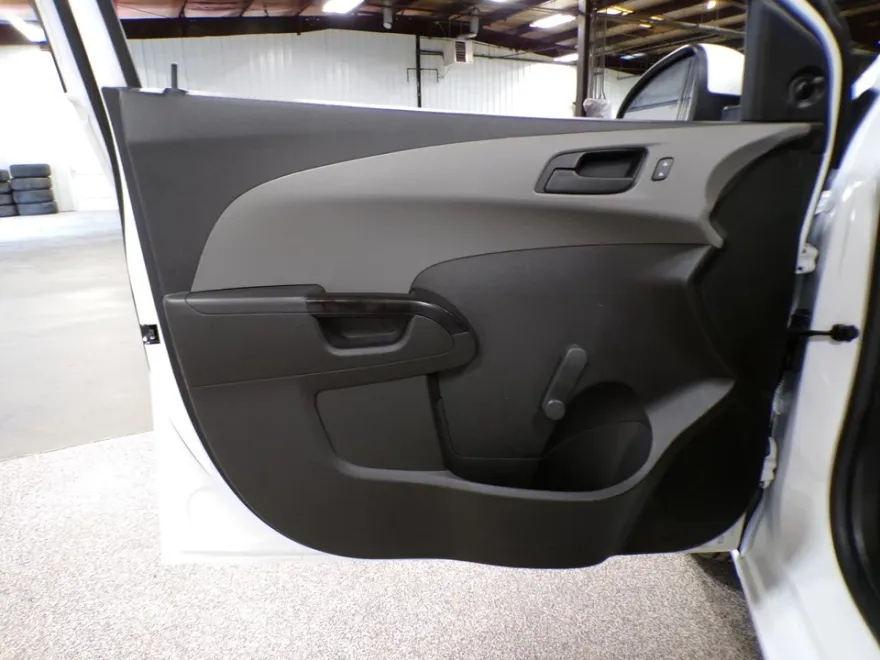 2020 Chevrolet Sonic LT photo 9