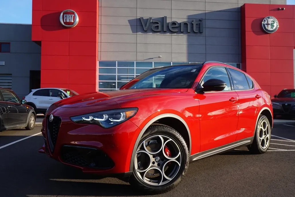 2024 Alfa Romeo Stelvio Sprint photo 1
