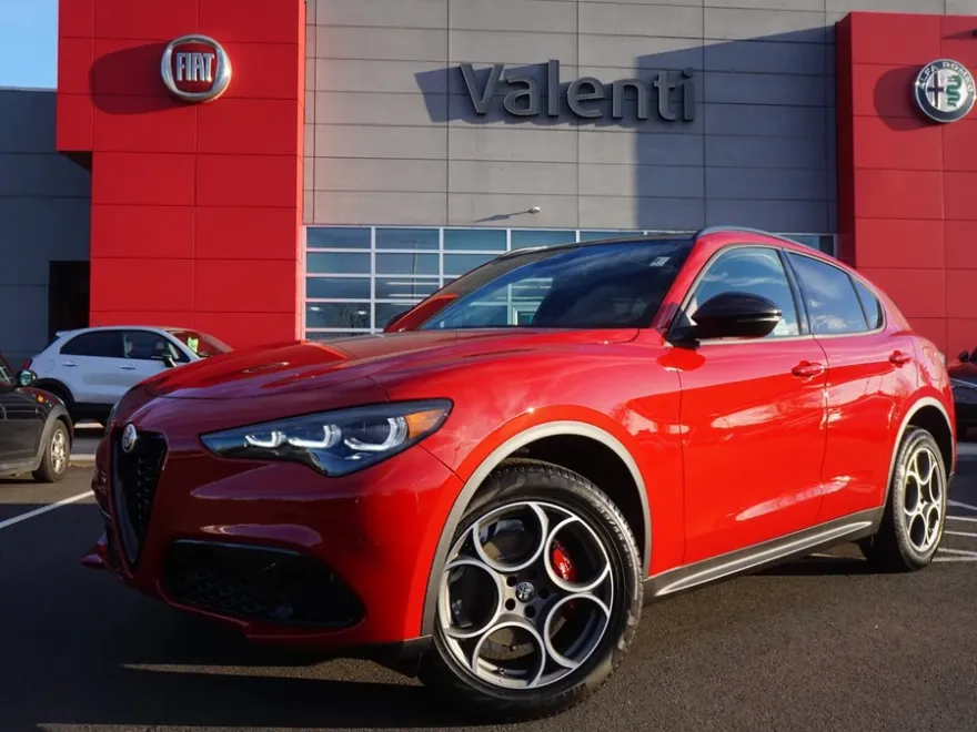 2024 Alfa Romeo Stelvio Sprint photo 1