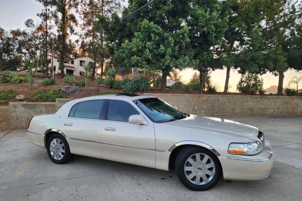 2003 Lincoln Town Car Cartier photo 1