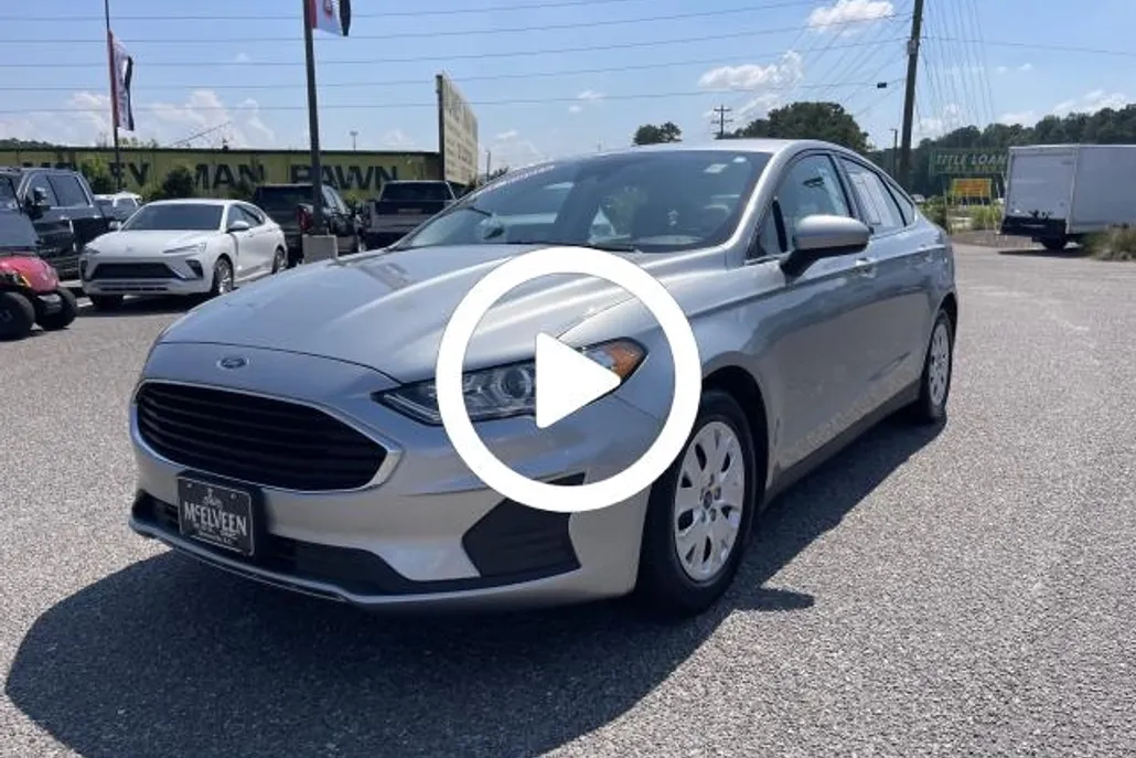 2020 Ford Fusion S photo 1