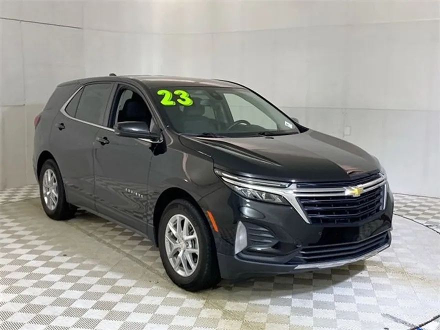2023 Chevrolet Equinox LT photo 1