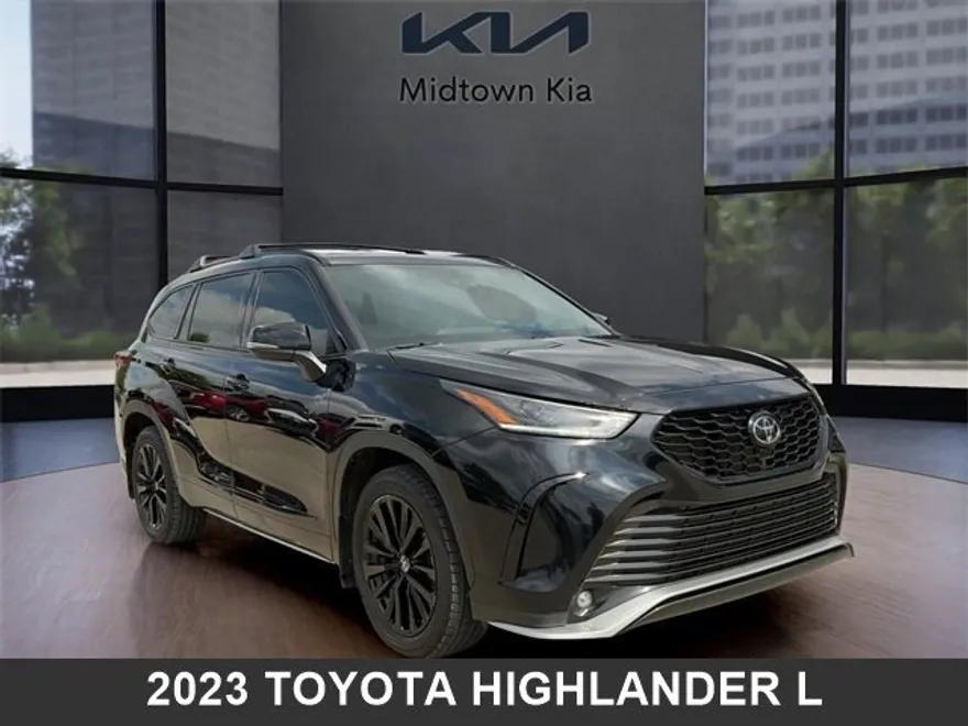 2023 Toyota Highlander L photo 1