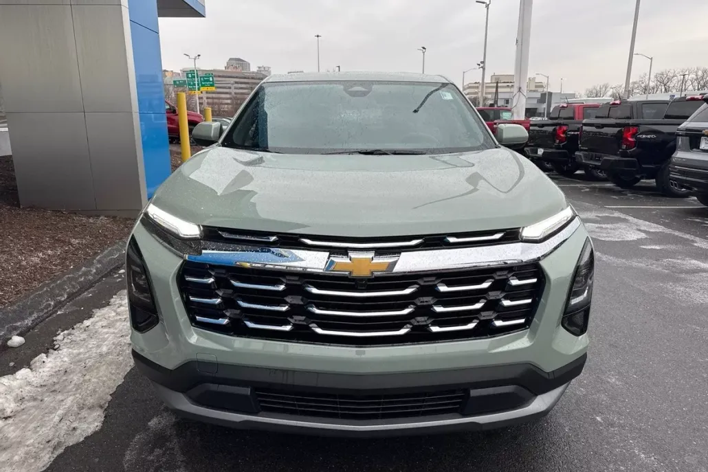 2026 Chevrolet Equinox LT photo 1