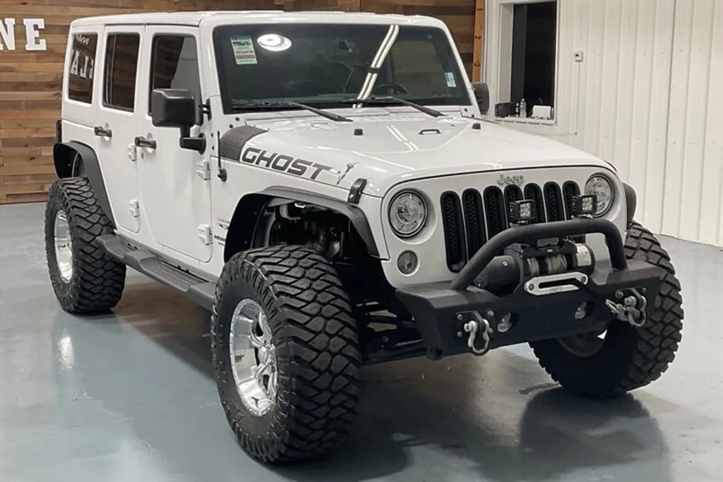 2017 Jeep Wrangler Unlimited Sahara photo 1
