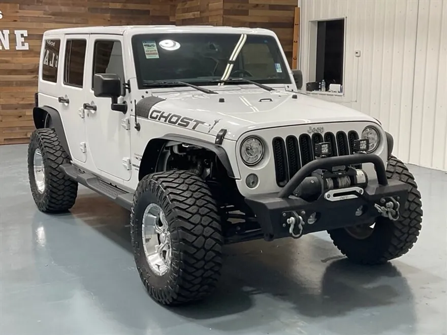 2017 Jeep Wrangler Unlimited Sahara photo 1