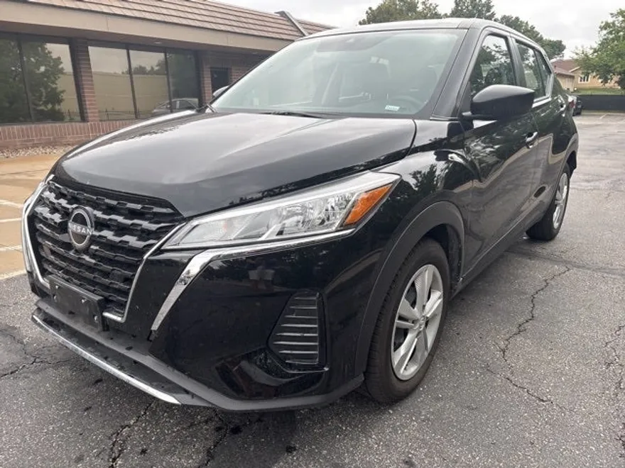 2024 Nissan Kicks S photo 1