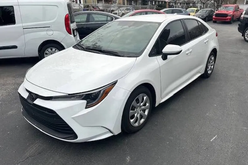 2024 Toyota Corolla LE photo 1