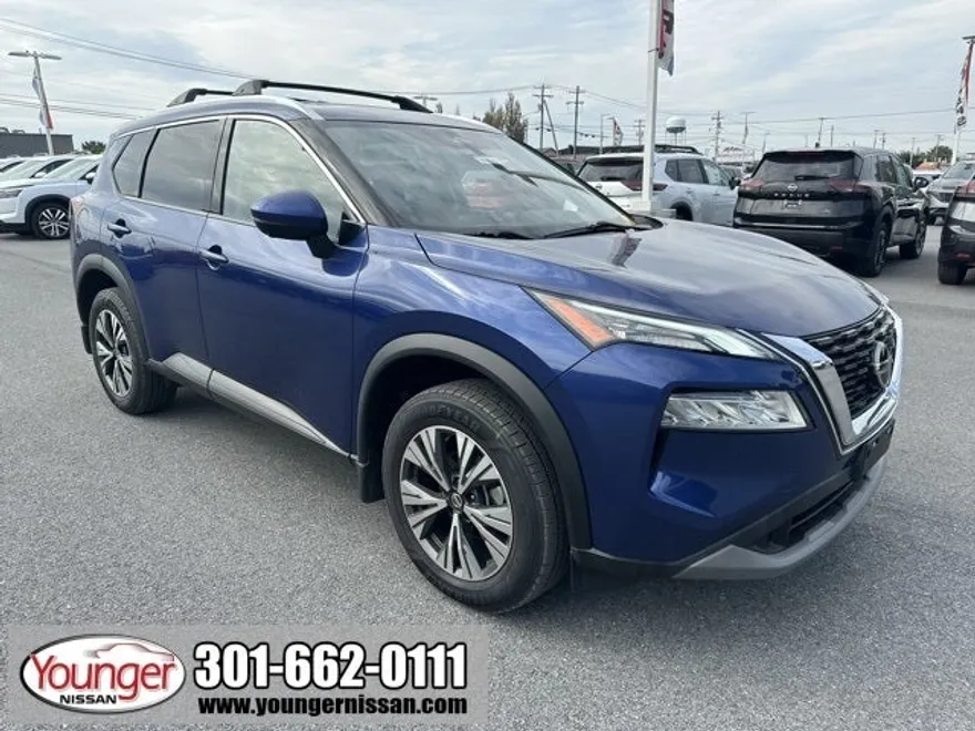 2021 Nissan Rogue SV photo 1