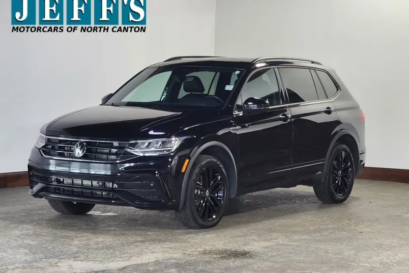 2022 Volkswagen Tiguan SE R-Line Black photo 1