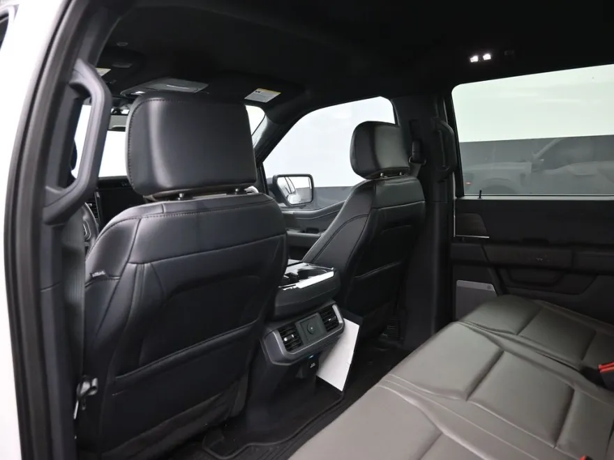2025 Ford F-150 Lariat photo 1