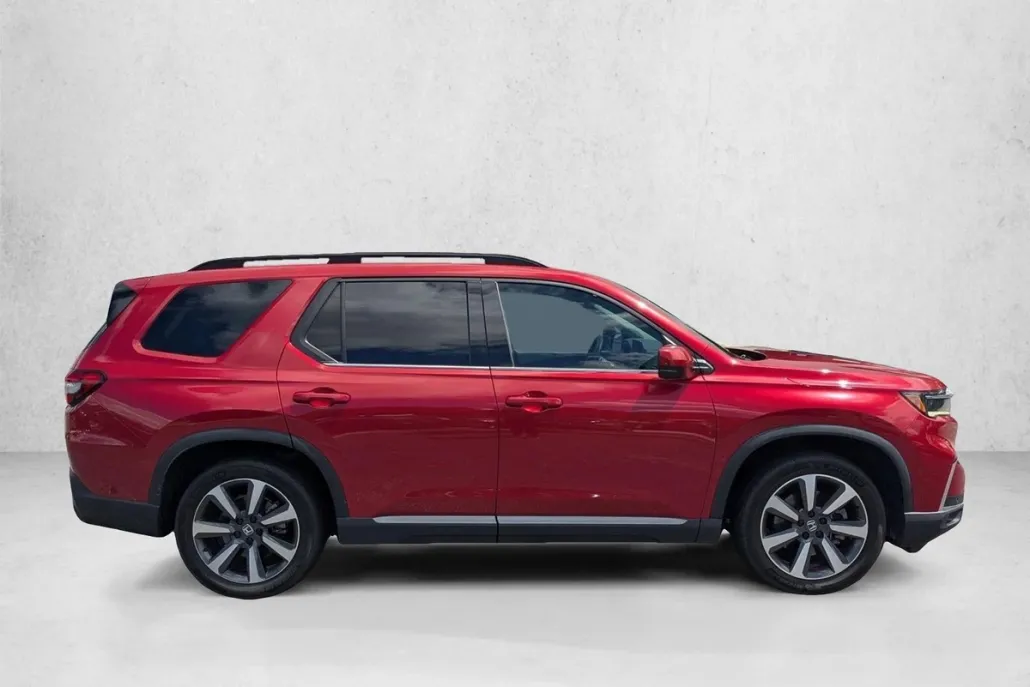 2023 Honda Pilot Touring photo 1