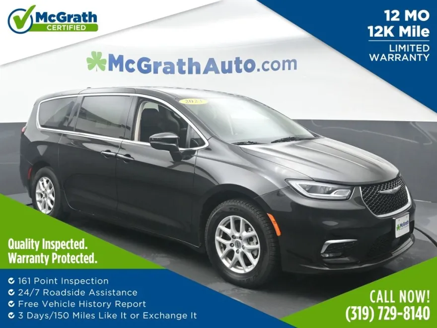 2023 Chrysler Pacifica Touring L photo 1