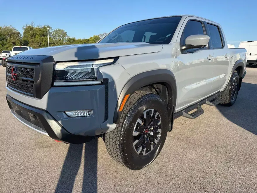 2023 Nissan Frontier PRO-4X photo 1