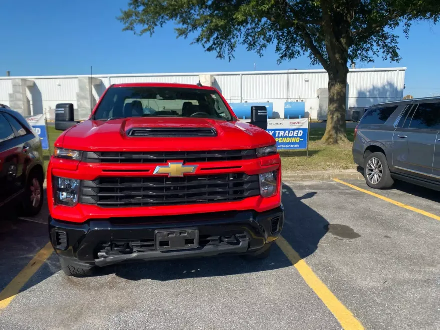2024 Chevrolet Silverado 2500HD Custom photo 1
