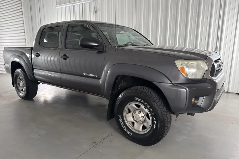 2013 Toyota Tacoma PreRunner SR5 photo 1