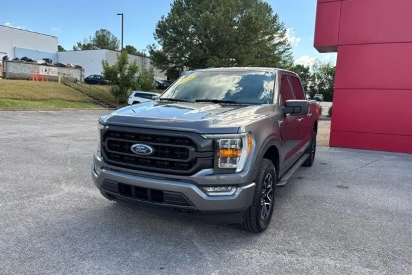 2021 Ford F-150 XLT photo 1