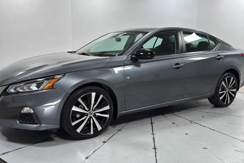2021 Nissan Altima 2.5 SR photo 1