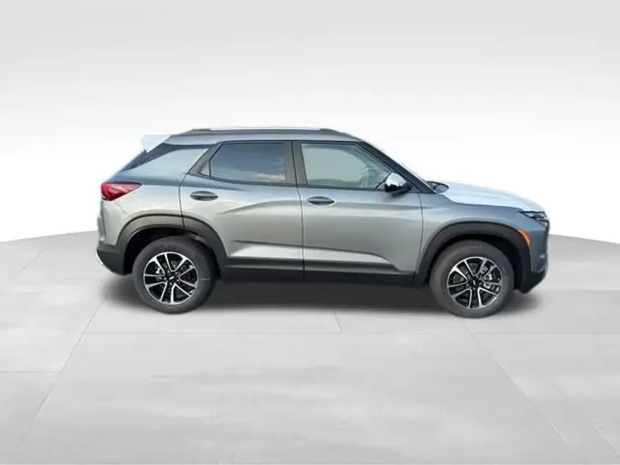 2026 Chevrolet Trailblazer LT photo 1