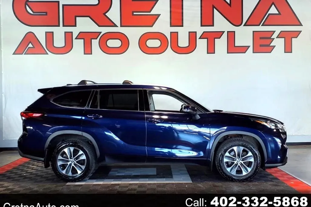 2020 Toyota Highlander XLE photo 1