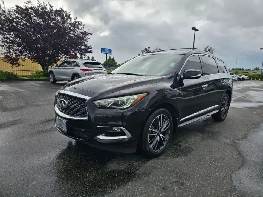 2017 Infiniti QX60 Luxe photo 1