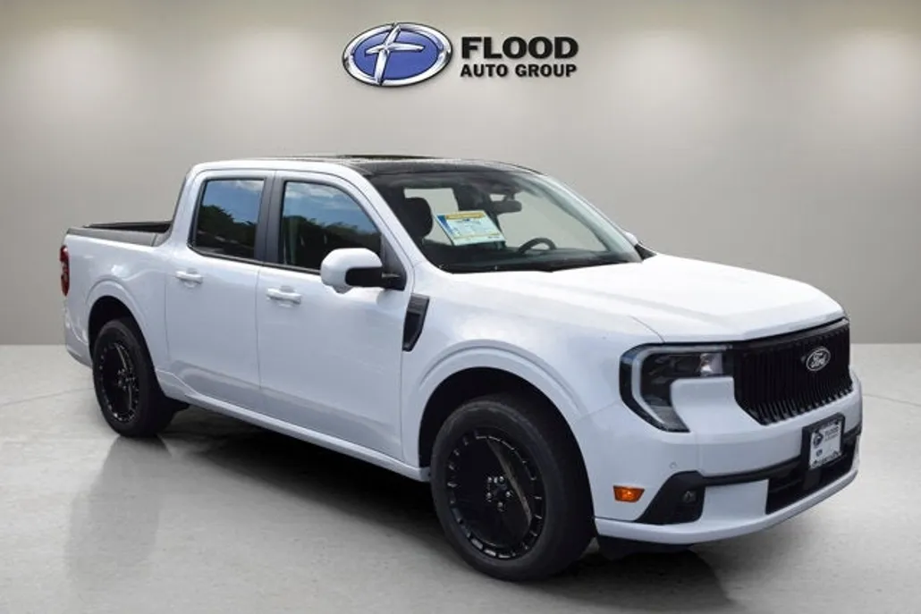 2025 Ford Maverick photo 1