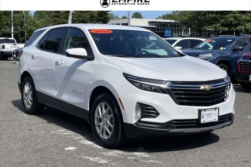 2024 Chevrolet Equinox LT photo 1