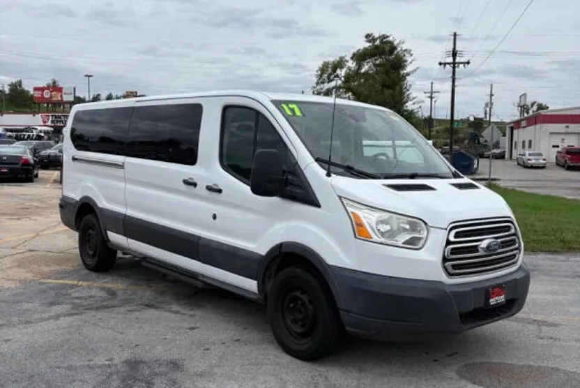 2017 Ford Transit XLT photo 1