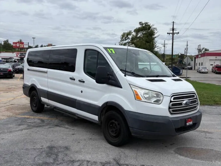 2017 Ford Transit XLT photo 1