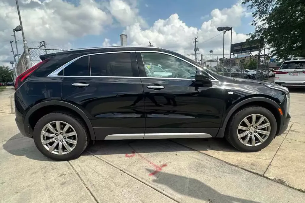 2019 Cadillac XT4 Premium Luxury photo 1