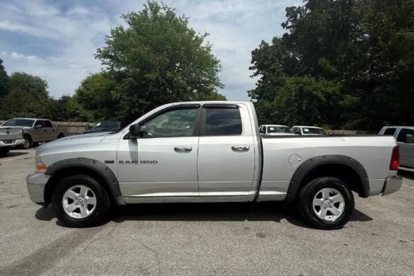2011 Ram 1500 SLT photo 1