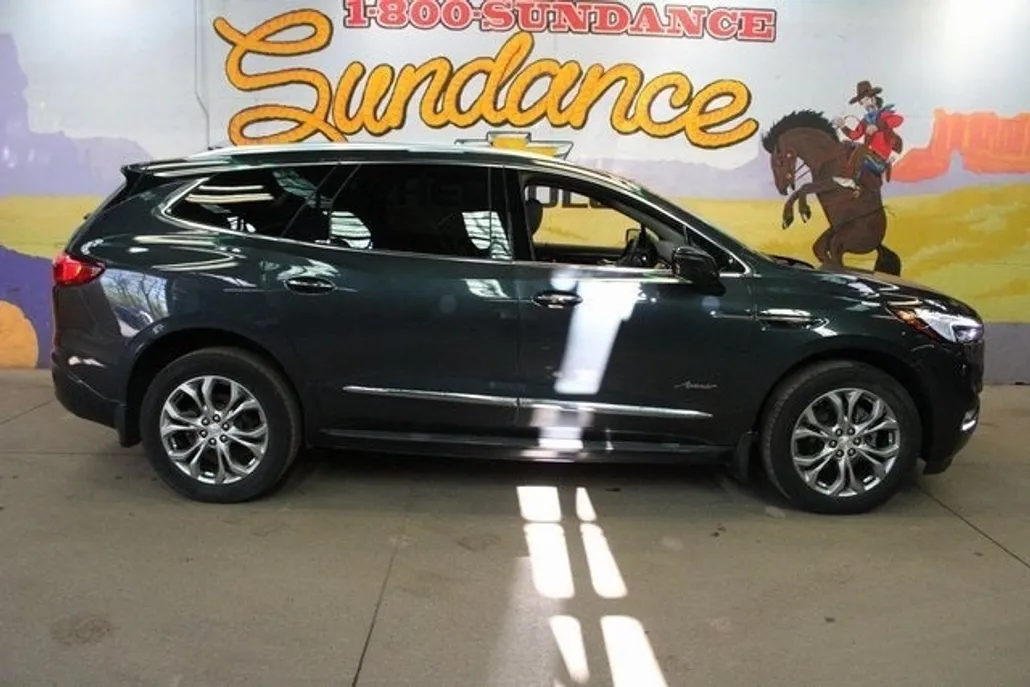 2021 Buick Enclave Avenir photo 1