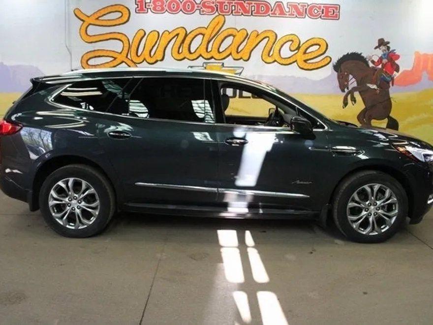 2021 Buick Enclave Avenir photo 1