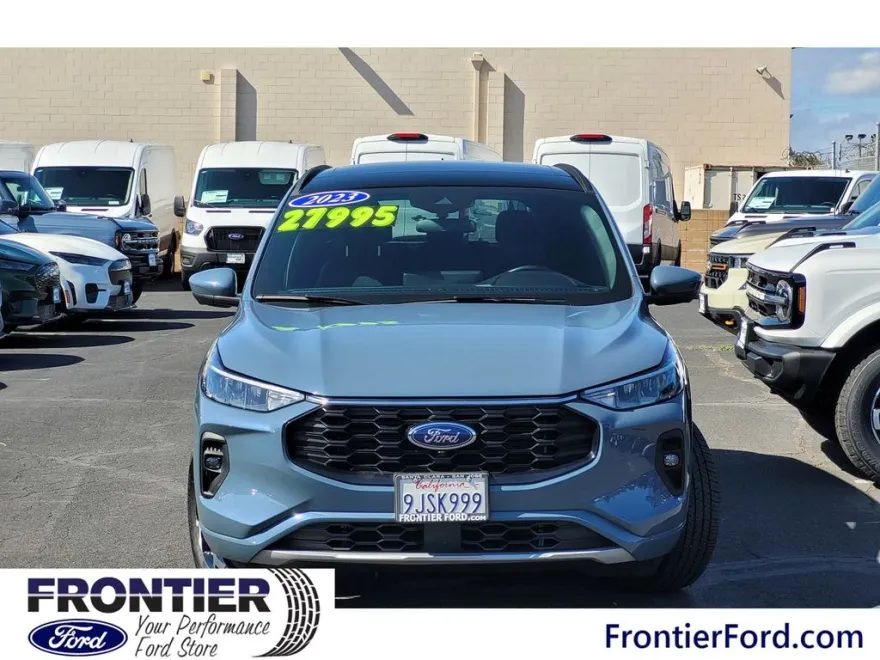 2023 Ford Escape ST-Line Select photo 1